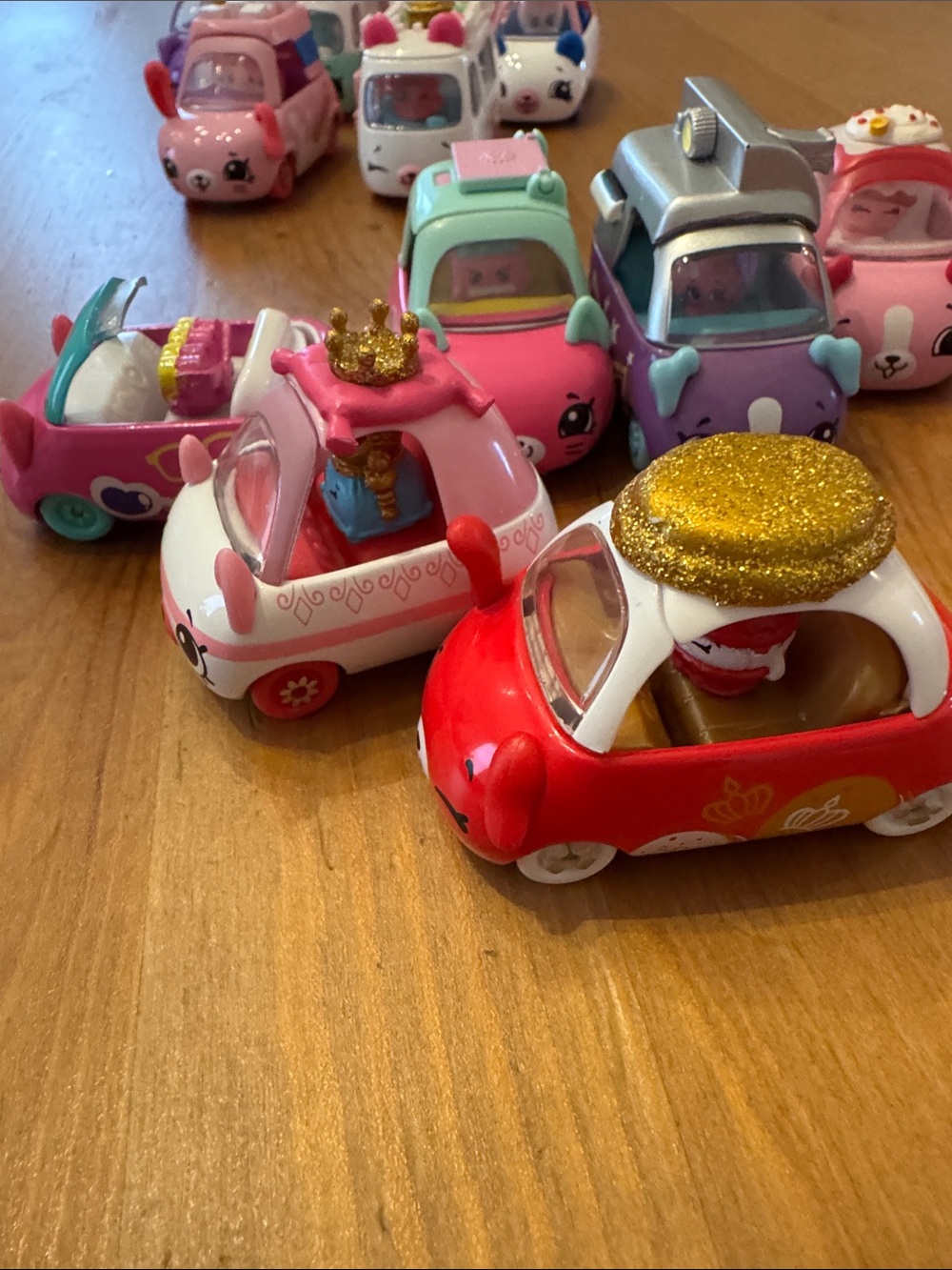 Shopkins Cutie Cars Lot with Carrying Case - Picture 10 of 15